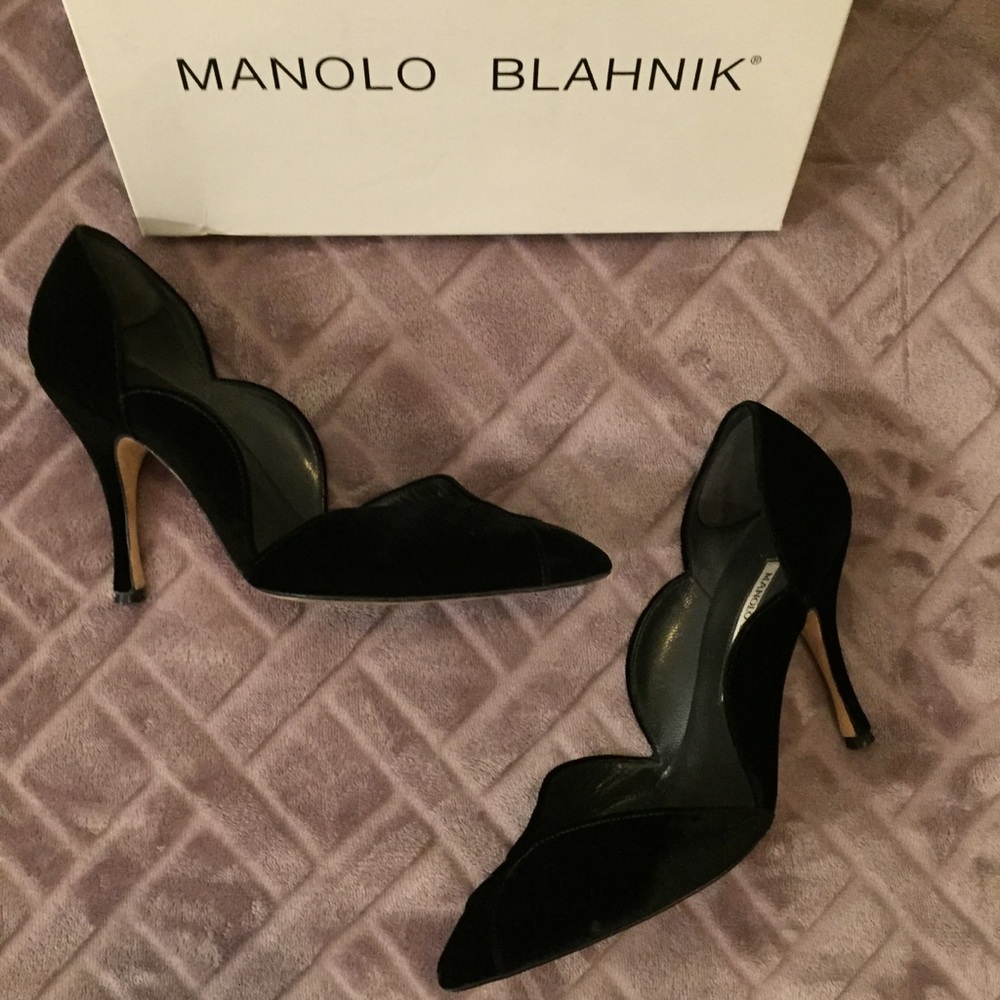 Sale pending.. Manolo Blahnik Batost Velvet Heels - Picture 2 of 7